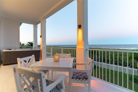 Villa ou maison à vendre à St. Lucie, Floride: 4 chambres, 393.26 m2 № 2173590 - photo 30