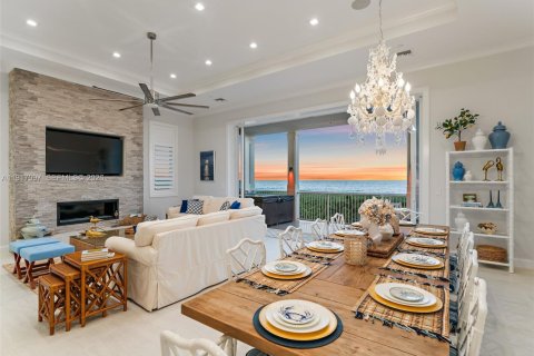 Villa ou maison à vendre à St. Lucie, Floride: 4 chambres, 393.26 m2 № 2173590 - photo 24