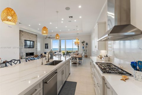 Villa ou maison à vendre à St. Lucie, Floride: 4 chambres, 393.26 m2 № 2173590 - photo 14