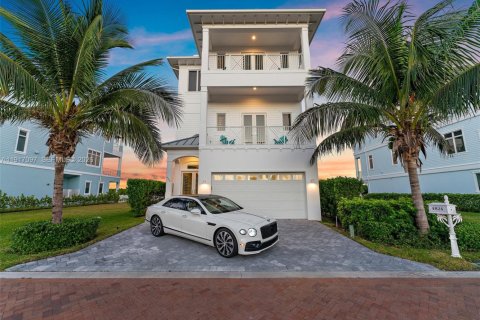 Villa ou maison à vendre à St. Lucie, Floride: 4 chambres, 393.26 m2 № 2173590 - photo 3