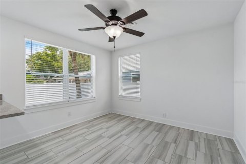 Villa ou maison à louer à Treasure Island, Floride: 2 chambres, 136.38 m2 № 2151357 - photo 27