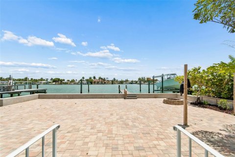 Villa ou maison à louer à Treasure Island, Floride: 2 chambres, 136.38 m2 № 2151357 - photo 7
