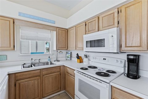 Villa ou maison à vendre à New Smyrna Beach, Floride: 2 chambres, 104.05 m2 № 1743760 - photo 11