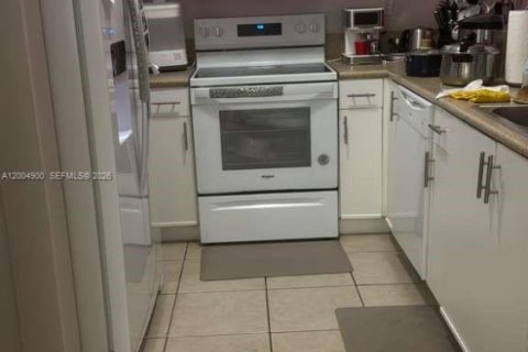 Townhouse in Homestead, Florida 4 bedrooms, 163.97 sq.m. № 2069600 - photo 3