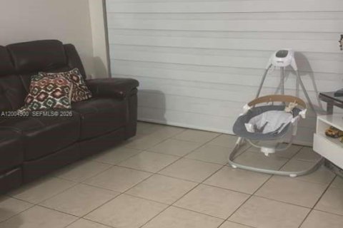 Townhouse in Homestead, Florida 4 bedrooms, 163.97 sq.m. № 2069600 - photo 2