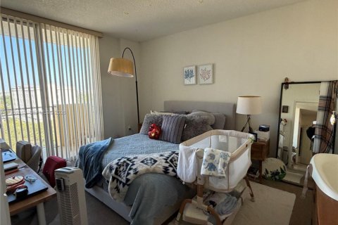 Copropriété à louer à Miami, Floride: 2 chambres, 85.47 m2 № 2010850 - photo 7