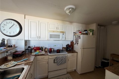 Copropriété à louer à Miami, Floride: 2 chambres, 85.47 m2 № 2010850 - photo 13