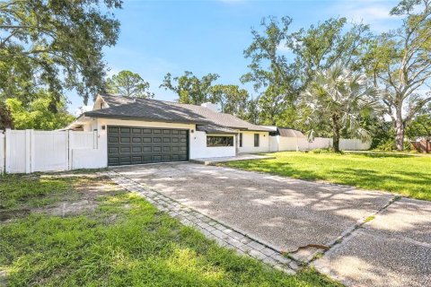 Casa en venta en Tampa, Florida, 4 dormitorios, 221.29 m2 № 2369357 - foto 4