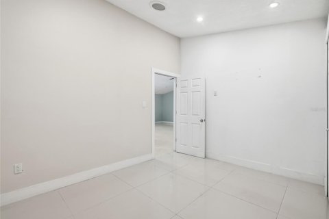 Casa en venta en Tampa, Florida, 4 dormitorios, 221.29 m2 № 2369357 - foto 29