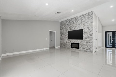Casa en venta en Tampa, Florida, 4 dormitorios, 221.29 m2 № 2369357 - foto 19