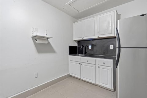 Casa en venta en Tampa, Florida, 4 dormitorios, 221.29 m2 № 2369357 - foto 25