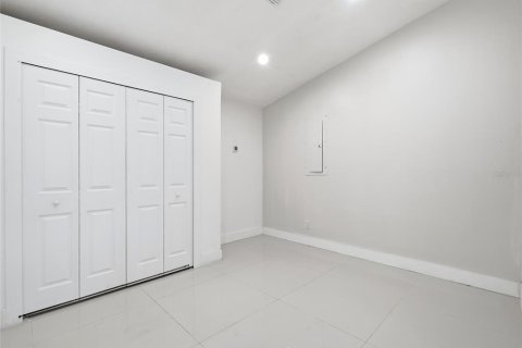 Casa en venta en Tampa, Florida, 4 dormitorios, 221.29 m2 № 2369357 - foto 28