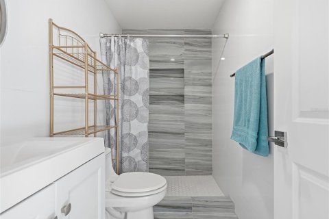 Casa en venta en Tampa, Florida, 4 dormitorios, 221.29 m2 № 2369357 - foto 22