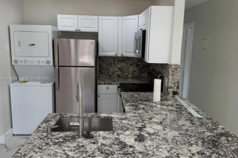 Villa ou maison à vendre à Fort Lauderdale, Floride: 5 chambres, 113.34 m2 № 1921167 - photo 1