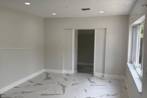 Villa ou maison à vendre à Fort Lauderdale, Floride: 5 chambres, 113.34 m2 № 1921167 - photo 12