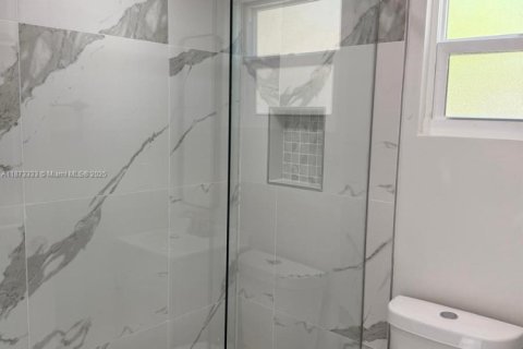 Villa ou maison à vendre à Fort Lauderdale, Floride: 5 chambres, 113.34 m2 № 1921167 - photo 3