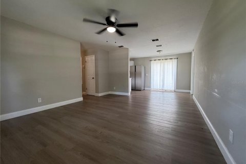 Casa en alquiler en Orlando, Florida, 3 dormitorios, 92.81 m2 № 2156514 - foto 4