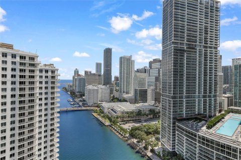 Condo in Miami, Florida, 1 bedroom  № 1872725 - photo 13