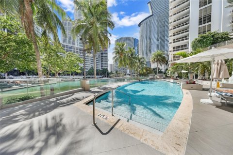 Condo in Miami, Florida, 1 bedroom  № 1872725 - photo 15