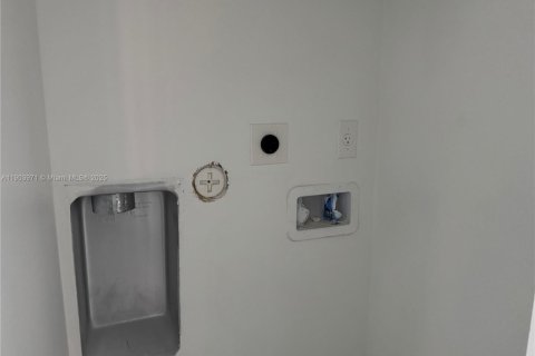 Снять в аренду виллу или дом в Майами, Флорида 3 спальни, 111.48м2, № 1954832 - фото 14