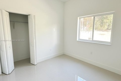 Снять в аренду виллу или дом в Майами, Флорида 3 спальни, 111.48м2, № 1954832 - фото 10