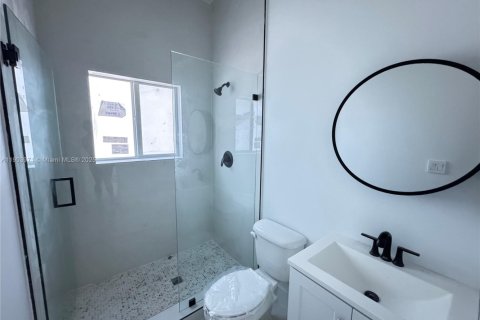 Снять в аренду виллу или дом в Майами, Флорида 3 спальни, 111.48м2, № 1954832 - фото 12