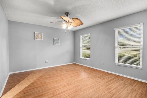 Villa ou maison à vendre à Winter Haven, Floride: 2 chambres, 140 m2 № 2395602 - photo 8