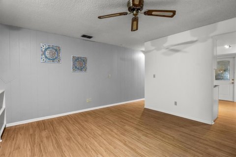 Villa ou maison à vendre à Winter Haven, Floride: 2 chambres, 140 m2 № 2395602 - photo 18