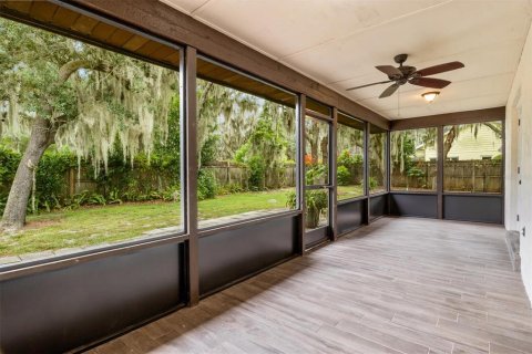 Villa ou maison à vendre à Winter Haven, Floride: 2 chambres, 140 m2 № 2395602 - photo 12