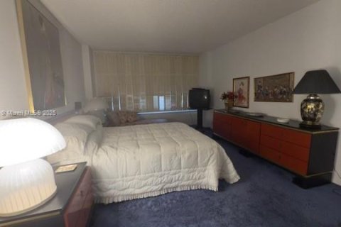 Снять в аренду кондоминиум в Халландейл-Бич, Флорида 1 спальня, 76.92м2, № 1945617 - фото 13