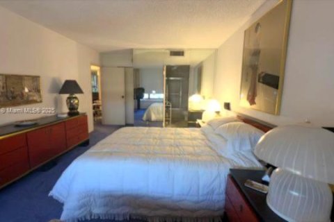 Снять в аренду кондоминиум в Халландейл-Бич, Флорида 1 спальня, 76.92м2, № 1945617 - фото 14