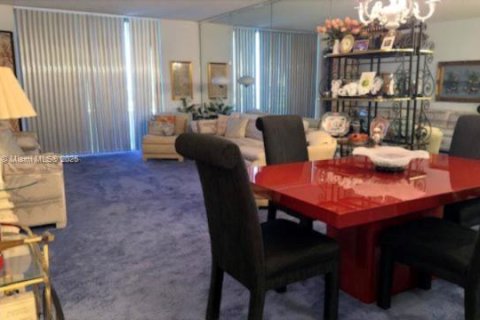 Снять в аренду кондоминиум в Халландейл-Бич, Флорида 1 спальня, 76.92м2, № 1945617 - фото 7