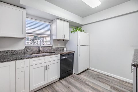 Copropriété à vendre à Saint Petersburg, Floride: 2 chambres, 109.62 m2 № 1557605 - photo 19