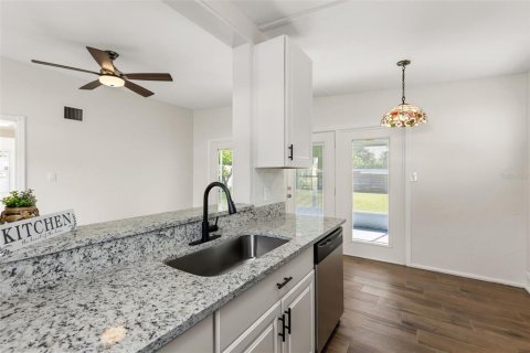 Villa ou maison à vendre à Orlando, Floride: 2 chambres, 70.42 m2 № 2237207 - photo 12