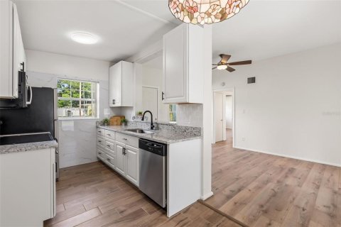 Villa ou maison à vendre à Orlando, Floride: 2 chambres, 70.42 m2 № 2237207 - photo 10