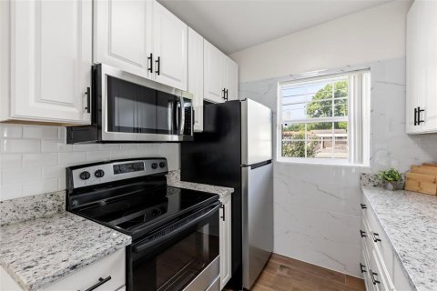 Villa ou maison à vendre à Orlando, Floride: 2 chambres, 70.42 m2 № 2237207 - photo 11