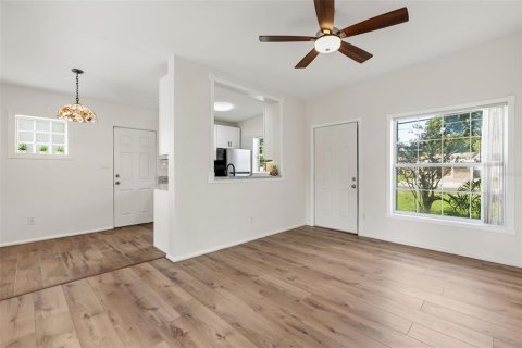 Villa ou maison à vendre à Orlando, Floride: 2 chambres, 70.42 m2 № 2237207 - photo 9