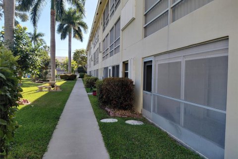 Condo in Lighthouse Point, Florida, 2 bedrooms  № 2178127 - photo 25