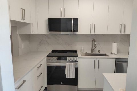 Condo in Lighthouse Point, Florida, 2 bedrooms  № 2178127 - photo 2