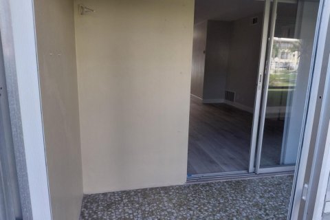 Condo in Lighthouse Point, Florida, 2 bedrooms  № 2178127 - photo 23