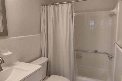 Condo in Lighthouse Point, Florida, 2 bedrooms  № 2178127 - photo 16