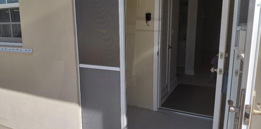 Condo in Lighthouse Point, Florida, 2 bedrooms  № 2178127