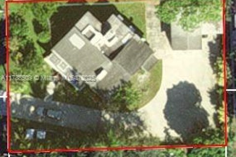 House in Dania Beach, Florida 3 bedrooms, 158.86 sq.m. № 1704830 - photo 1