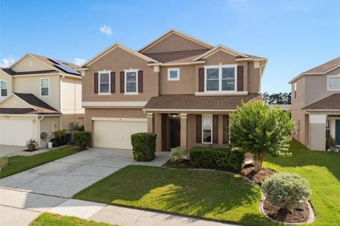 House in Orlando, Florida 5 bedrooms, 256.78 sq.m. № 1723419 - photo 1