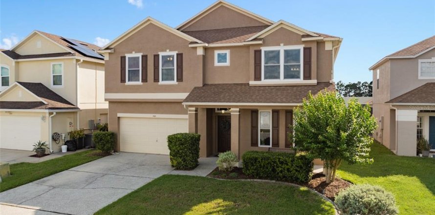 House in Orlando, Florida 5 bedrooms, 256.78 sq.m. № 1723419