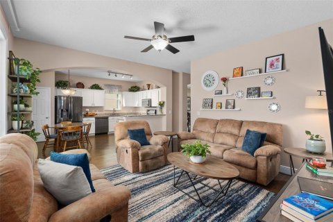 House in Orlando, Florida 5 bedrooms, 256.78 sq.m. № 1723419 - photo 16