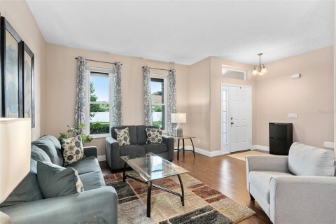 House in Orlando, Florida 5 bedrooms, 256.78 sq.m. № 1723419 - photo 10