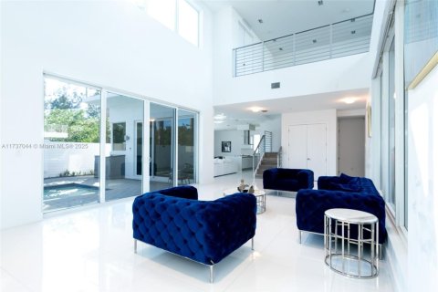 Купить виллу или дом в Дорал, Флорида 6 спален, 452.81м2, № 1958609 - фото 9