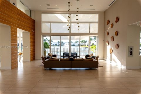 Купить виллу или дом в Дорал, Флорида 6 спален, 452.81м2, № 1958609 - фото 28