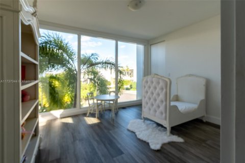 Купить виллу или дом в Дорал, Флорида 6 спален, 452.81м2, № 1958609 - фото 18